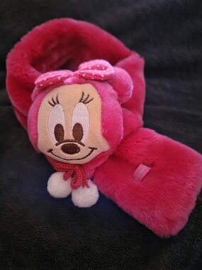 Minnie Mouse Plush Scarf - Bright Pink